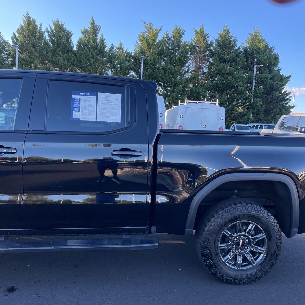 2024 GMC Sierra 1500 AT4X