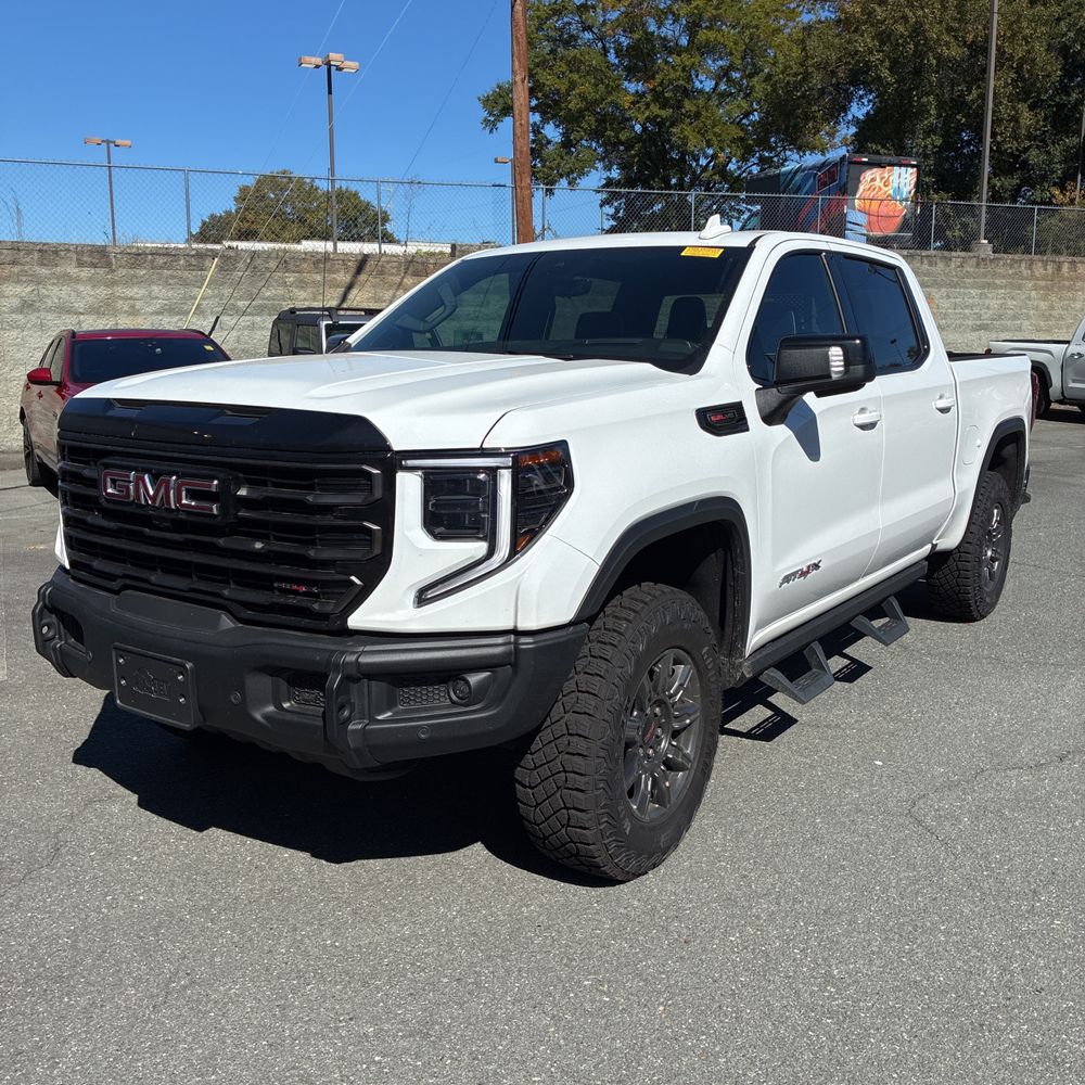 2025 GMC Sierra 1500 AT4X