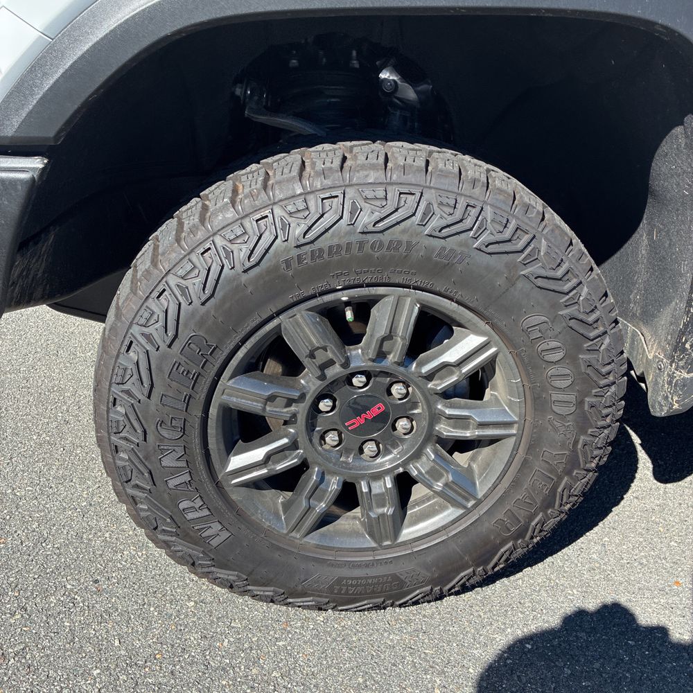 2025 GMC Sierra 1500 AT4X