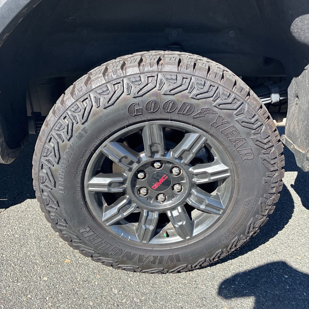 2025 GMC Sierra 1500 AT4X