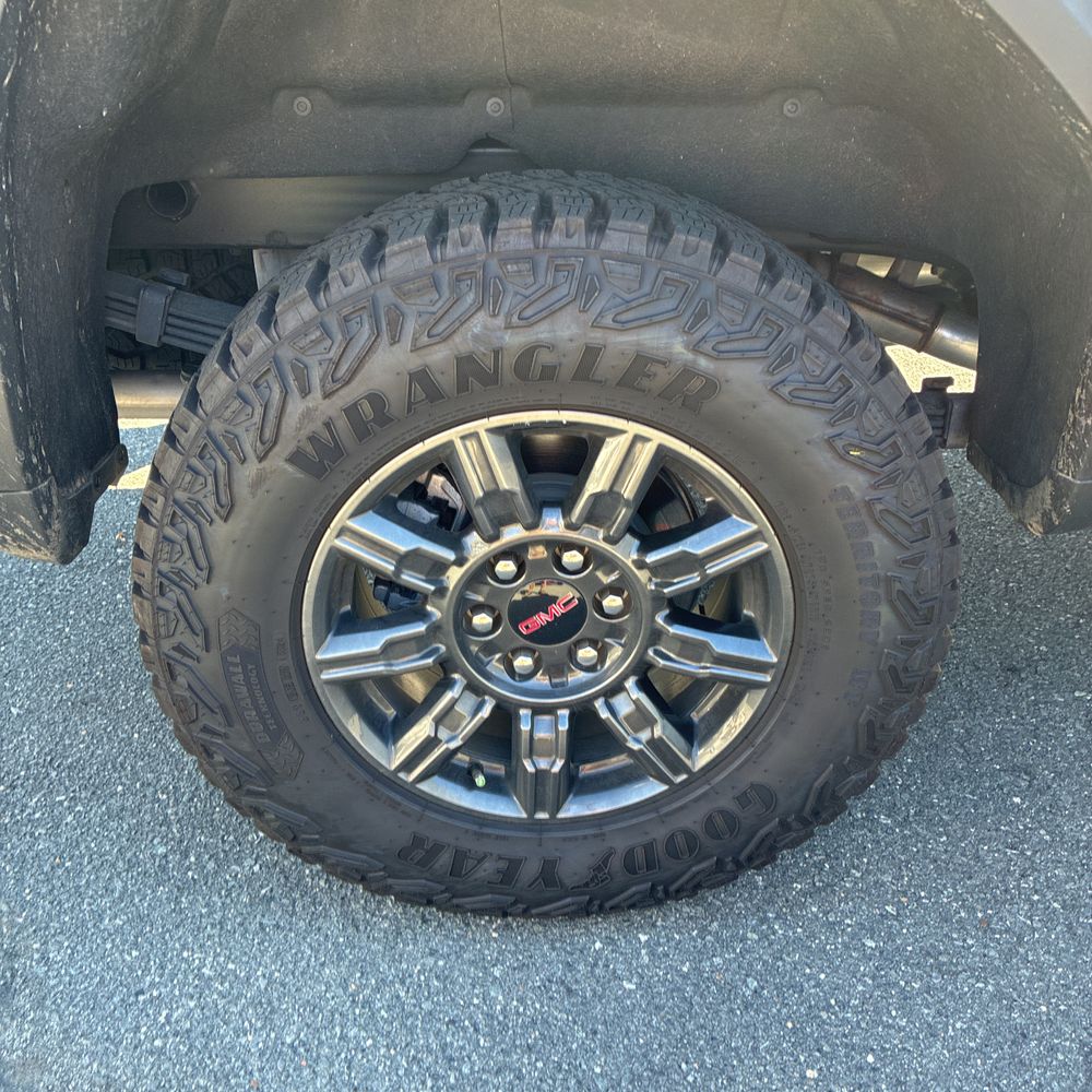 2025 GMC Sierra 1500 AT4X