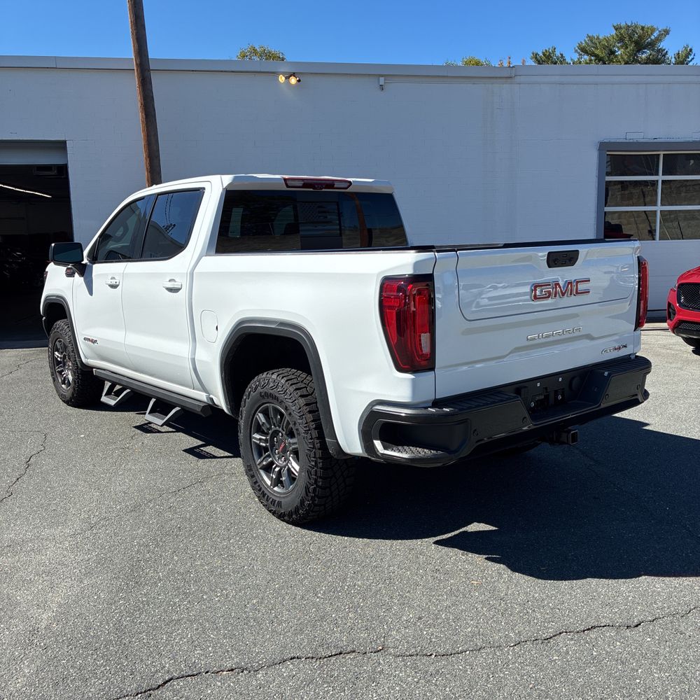2025 GMC Sierra 1500 AT4X