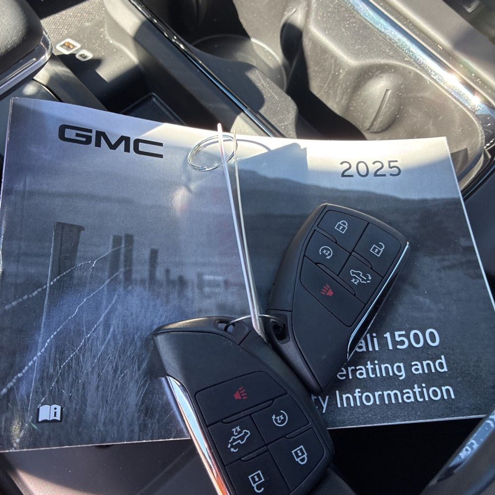 2025 GMC Sierra 1500 AT4X