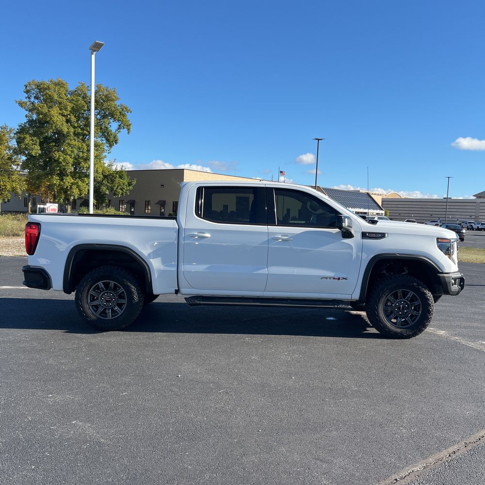 2024 GMC Sierra 1500 AT4X