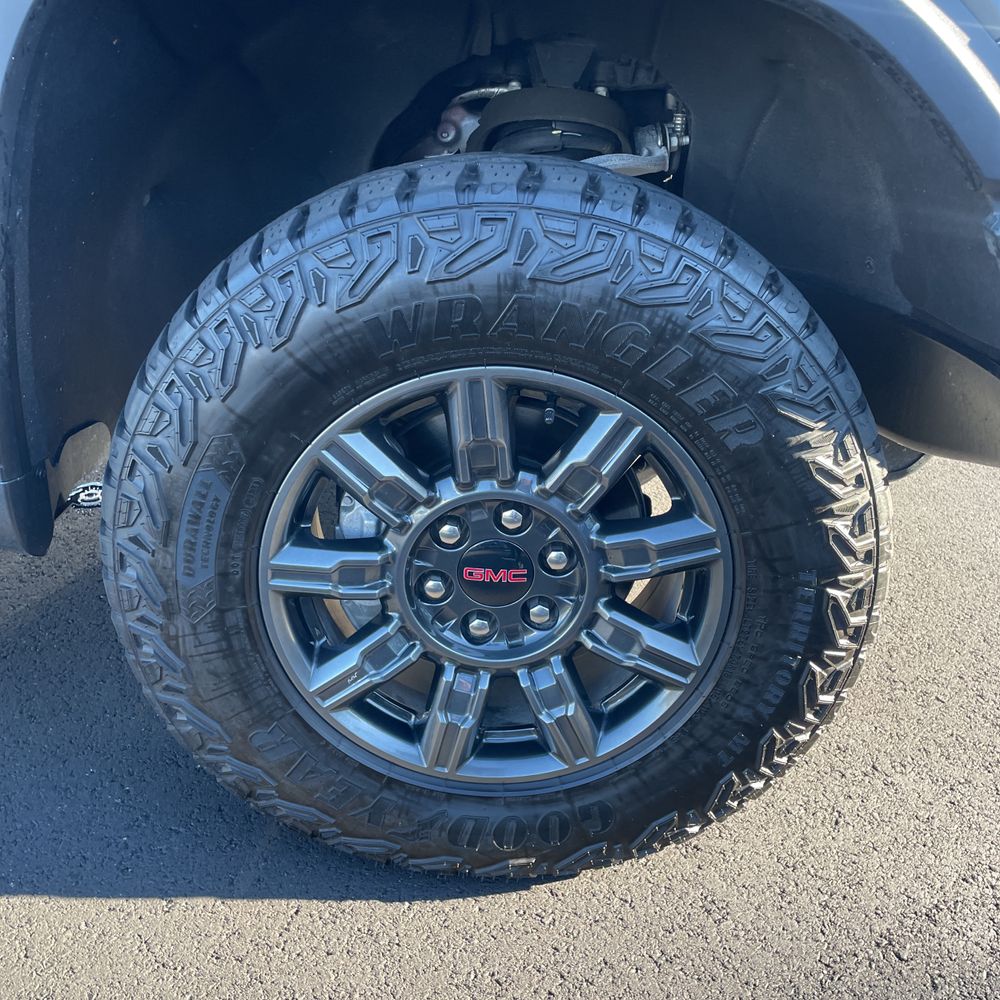 2024 GMC Sierra 1500 AT4X