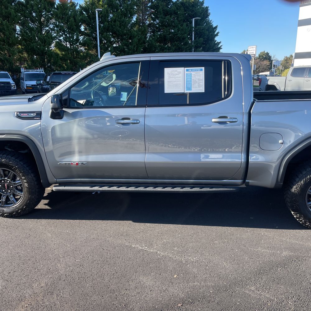 2024 GMC Sierra 1500 AT4X