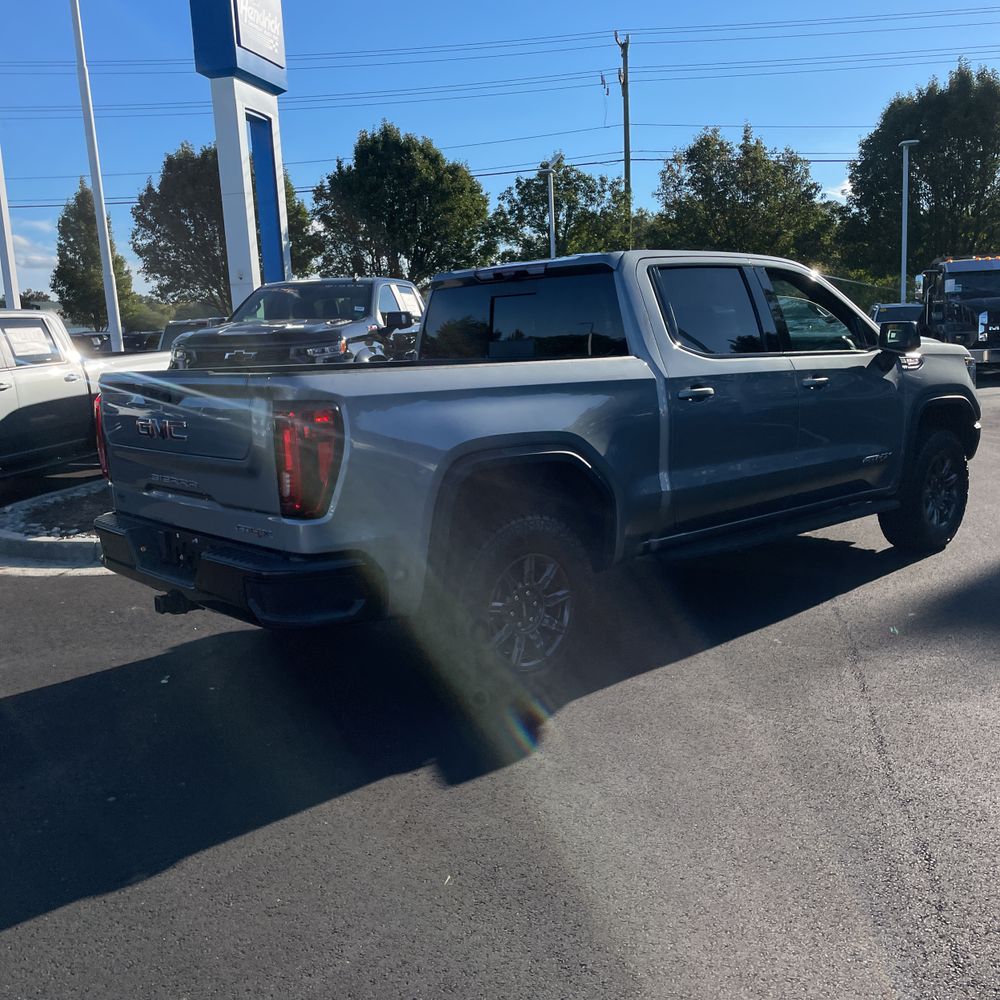 2024 GMC Sierra 1500 AT4X