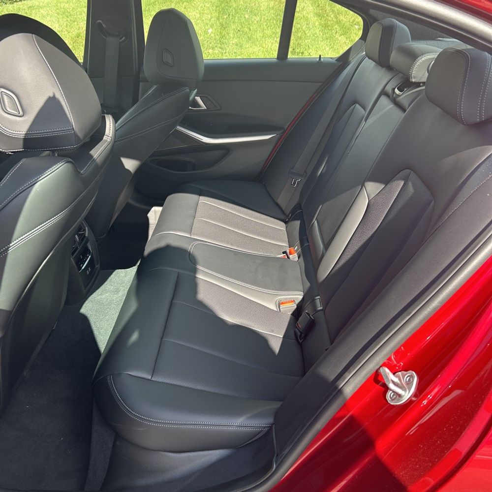 2025 BMW 3-Series 330i xDrive