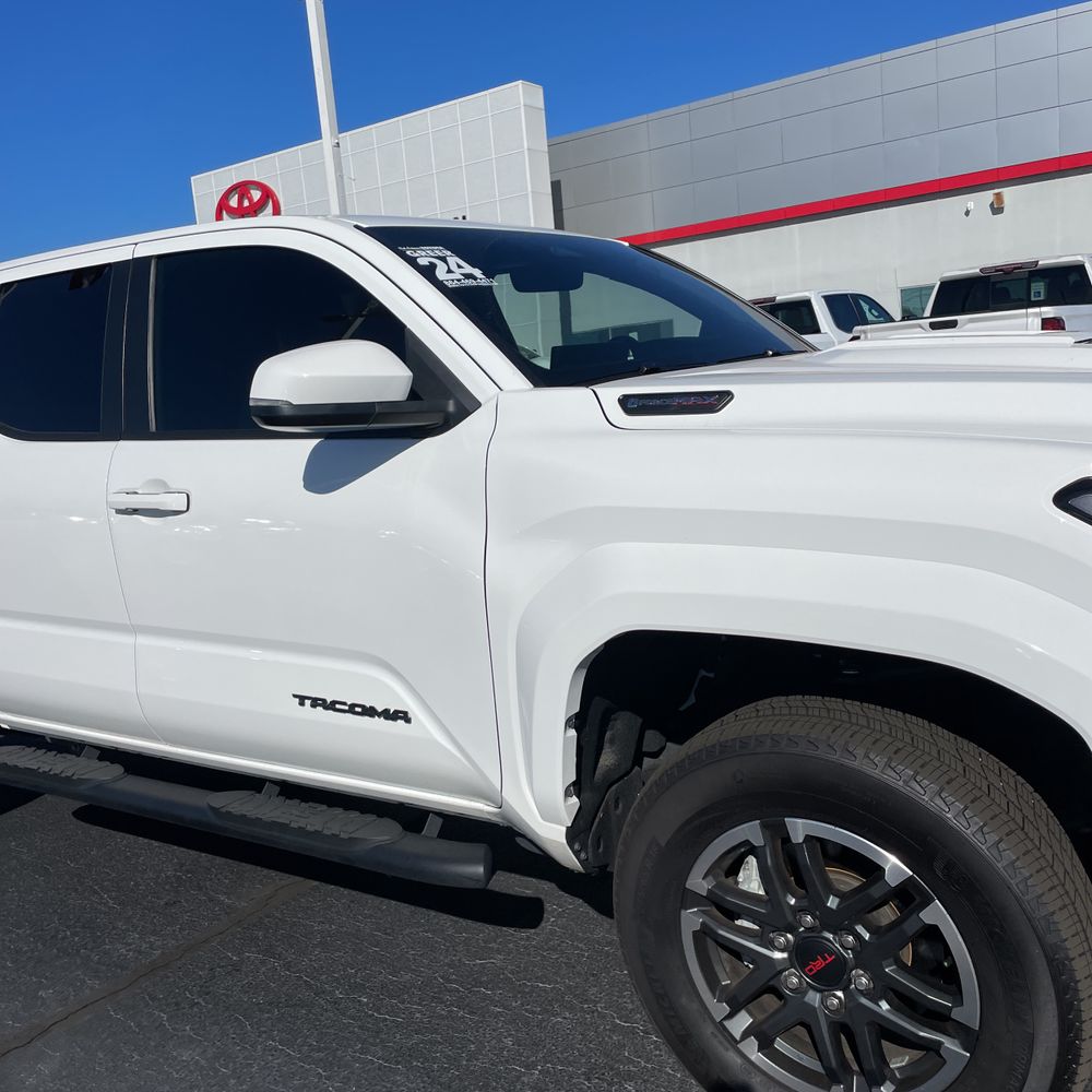 2024 Toyota Tacoma TRD Sport HV