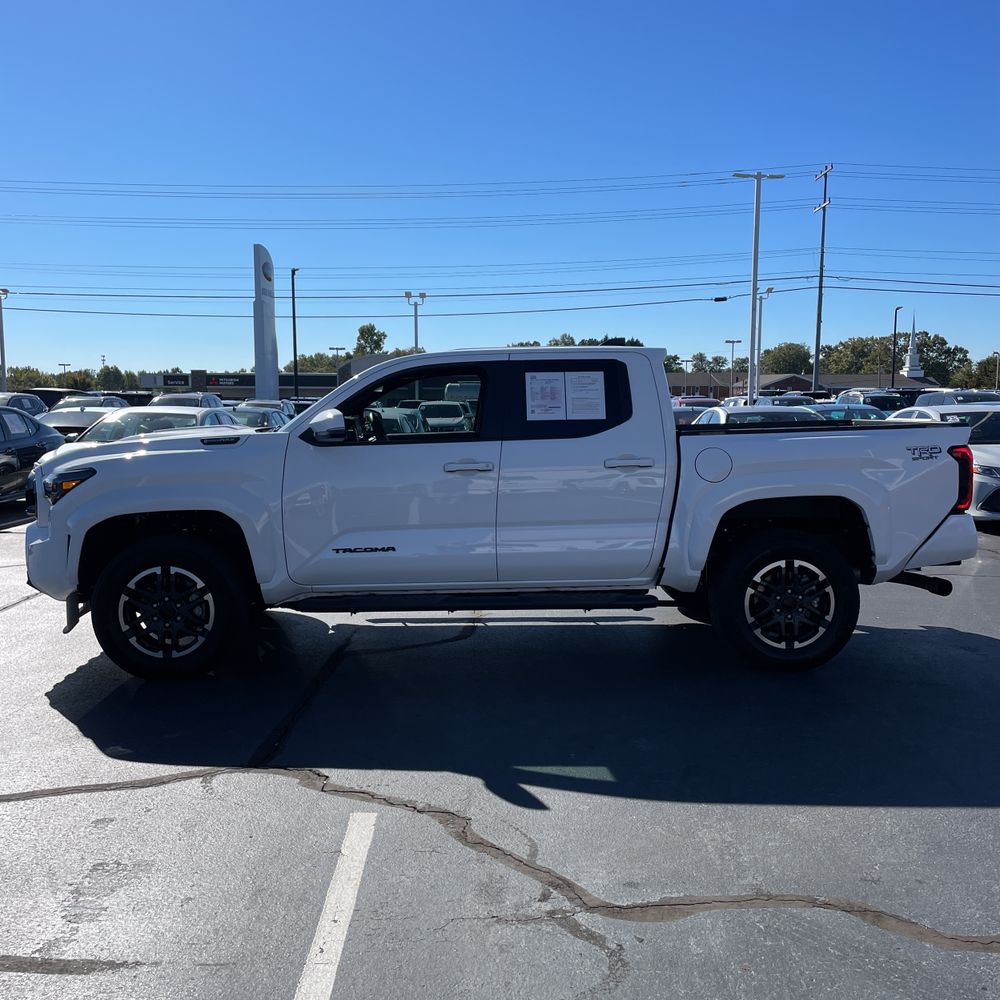 2024 Toyota Tacoma TRD Sport HV