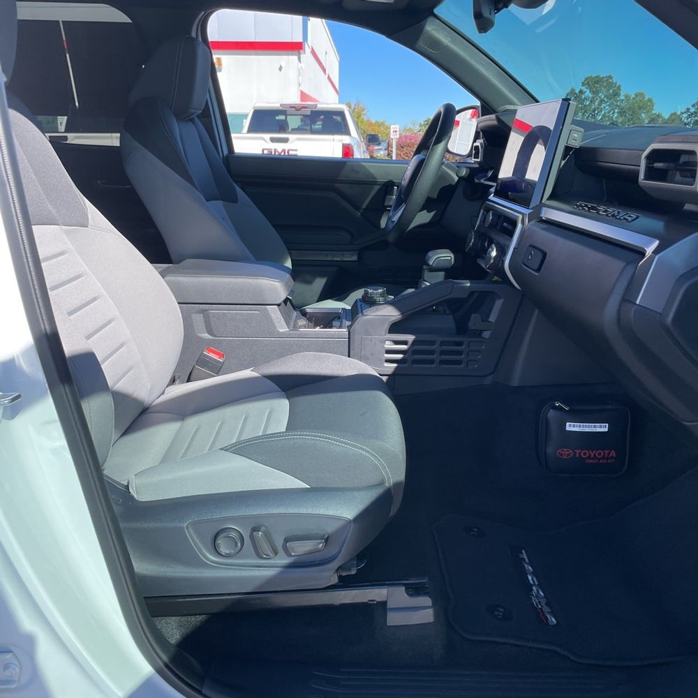 2024 Toyota Tacoma TRD Sport HV