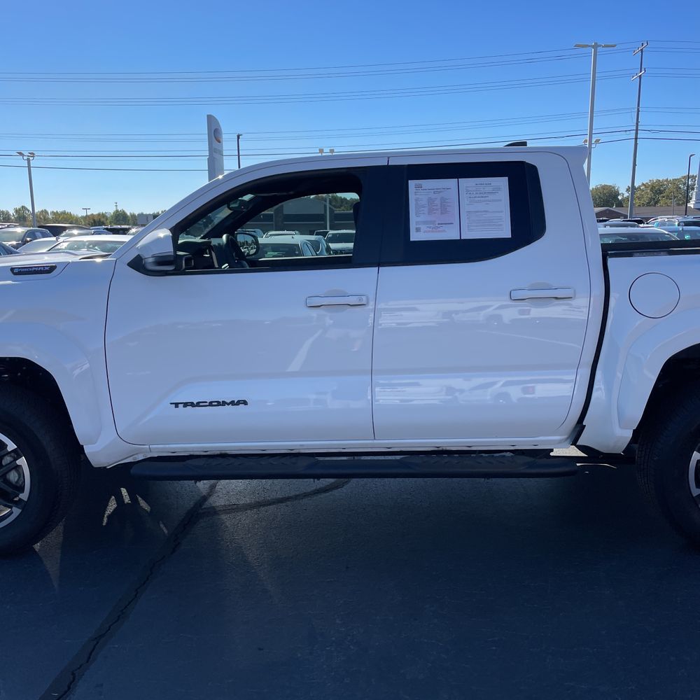 2024 Toyota Tacoma TRD Sport HV
