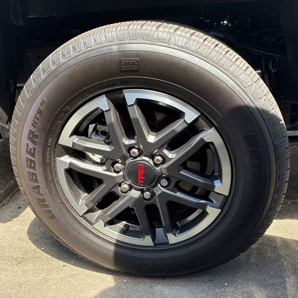 2025 Toyota Tacoma TRD Sport HV