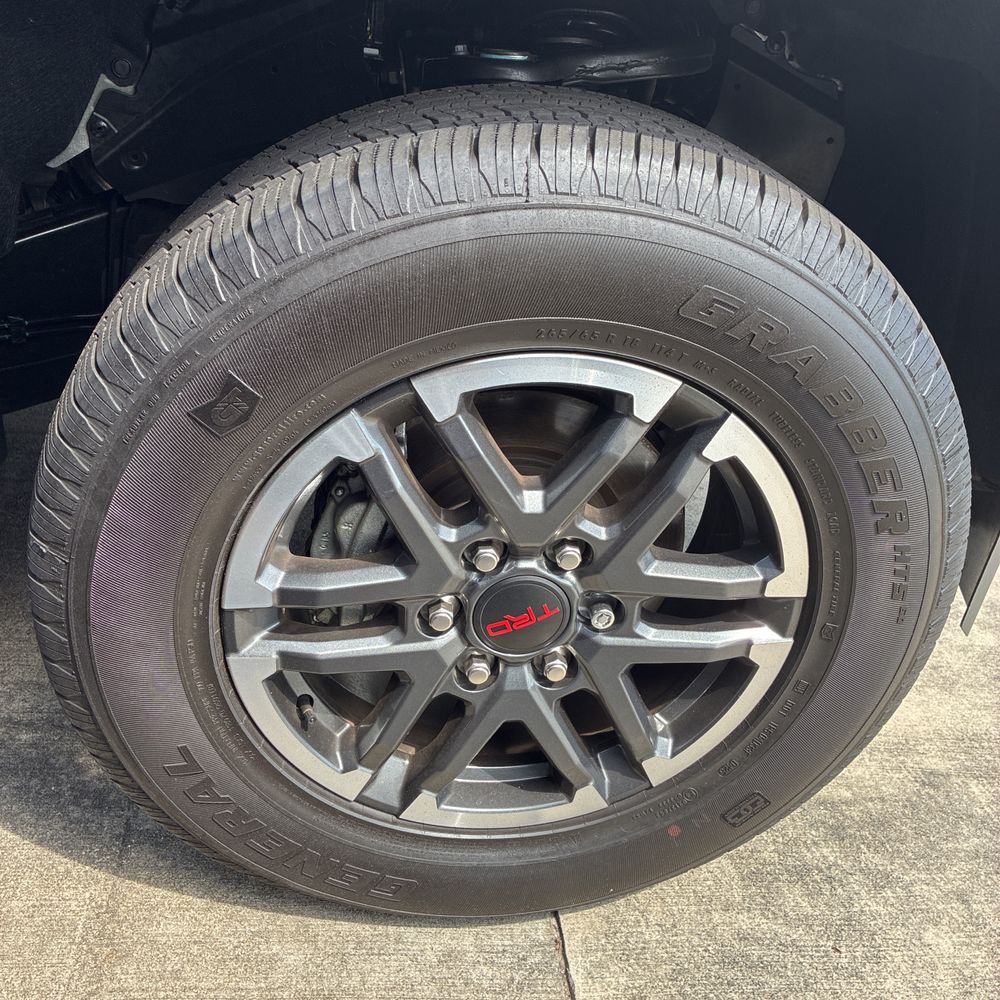 2025 Toyota Tacoma TRD Sport HV