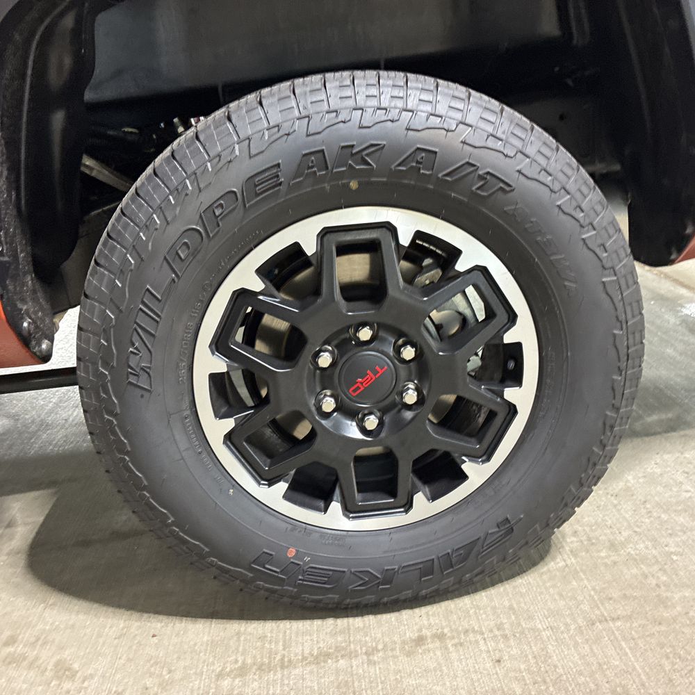 2025 Toyota Tacoma TRD Off-Road HV