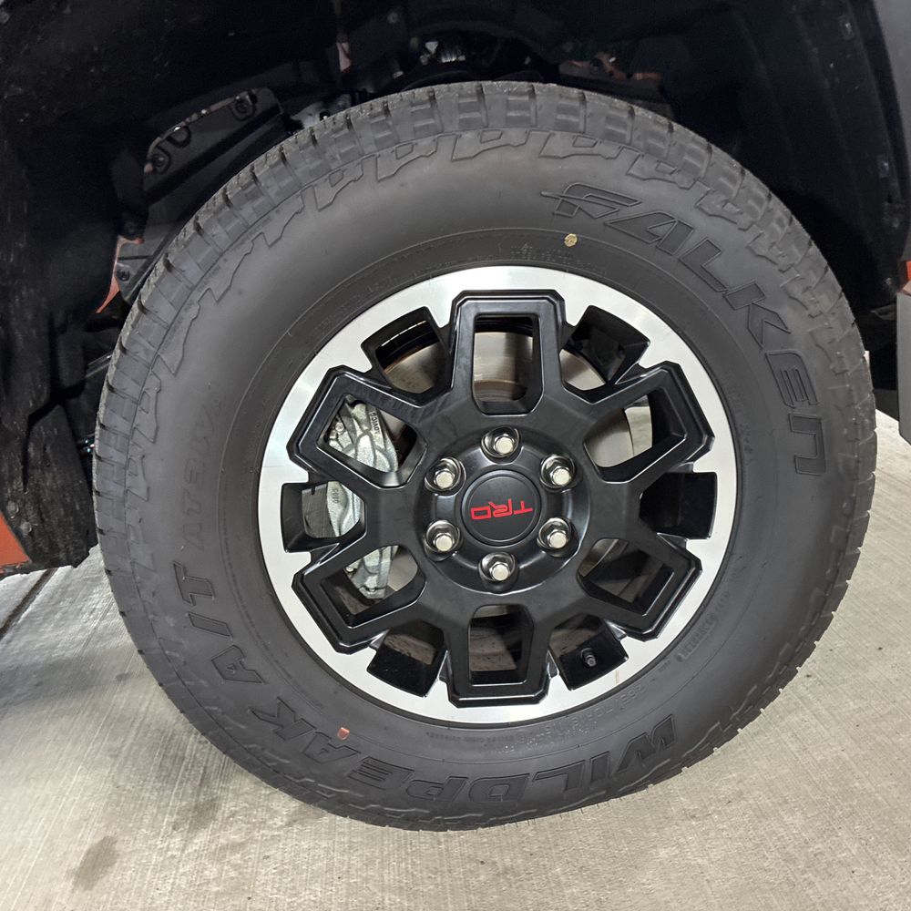 2025 Toyota Tacoma TRD Off-Road HV