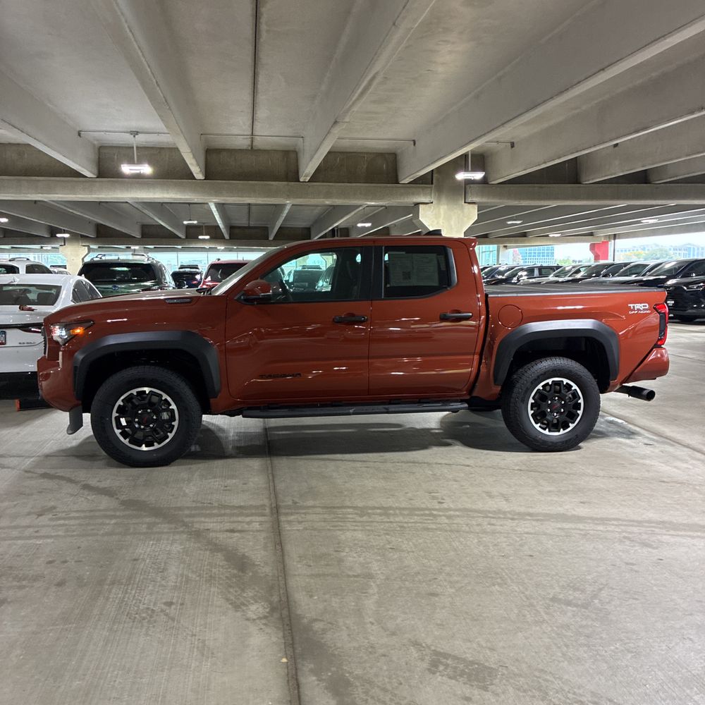 2025 Toyota Tacoma TRD Off-Road HV