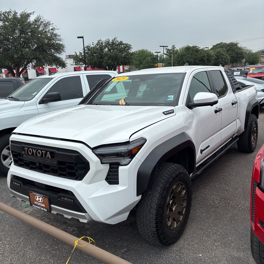 2025 Toyota Tacoma Trailhunter HV