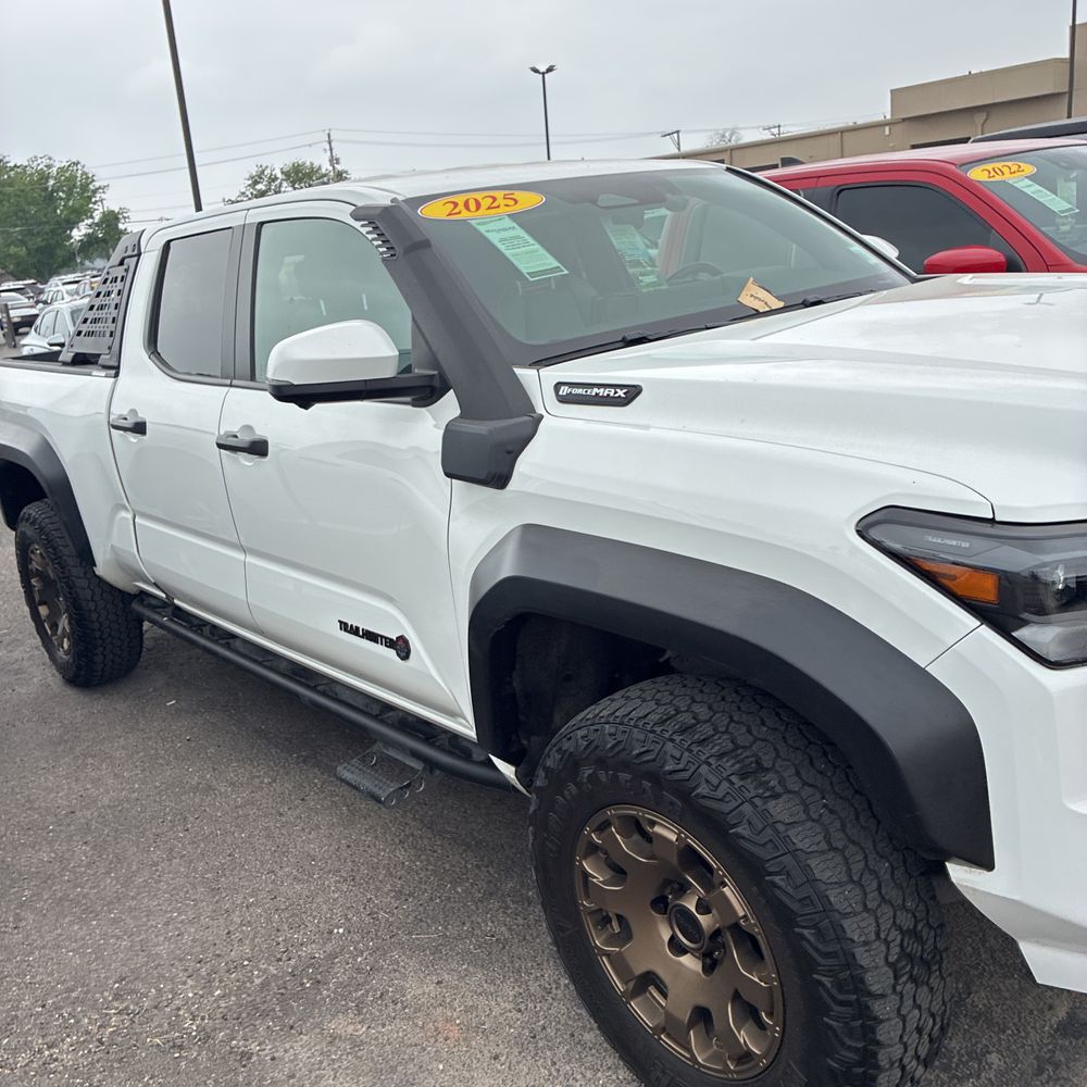 2025 Toyota Tacoma Trailhunter HV