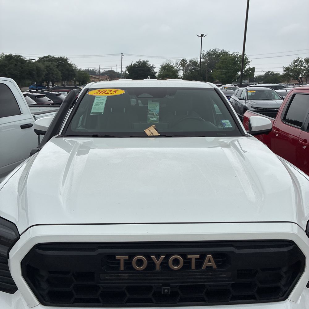 2025 Toyota Tacoma Trailhunter HV