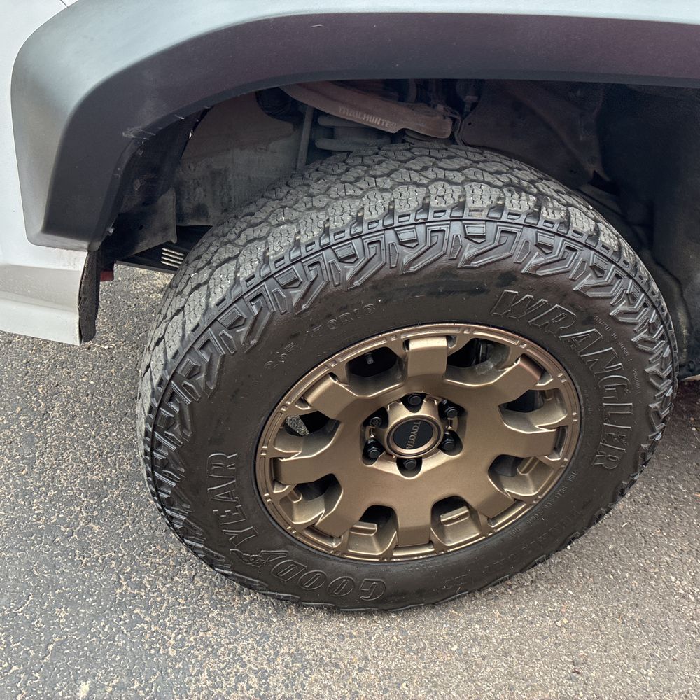 2025 Toyota Tacoma Trailhunter HV