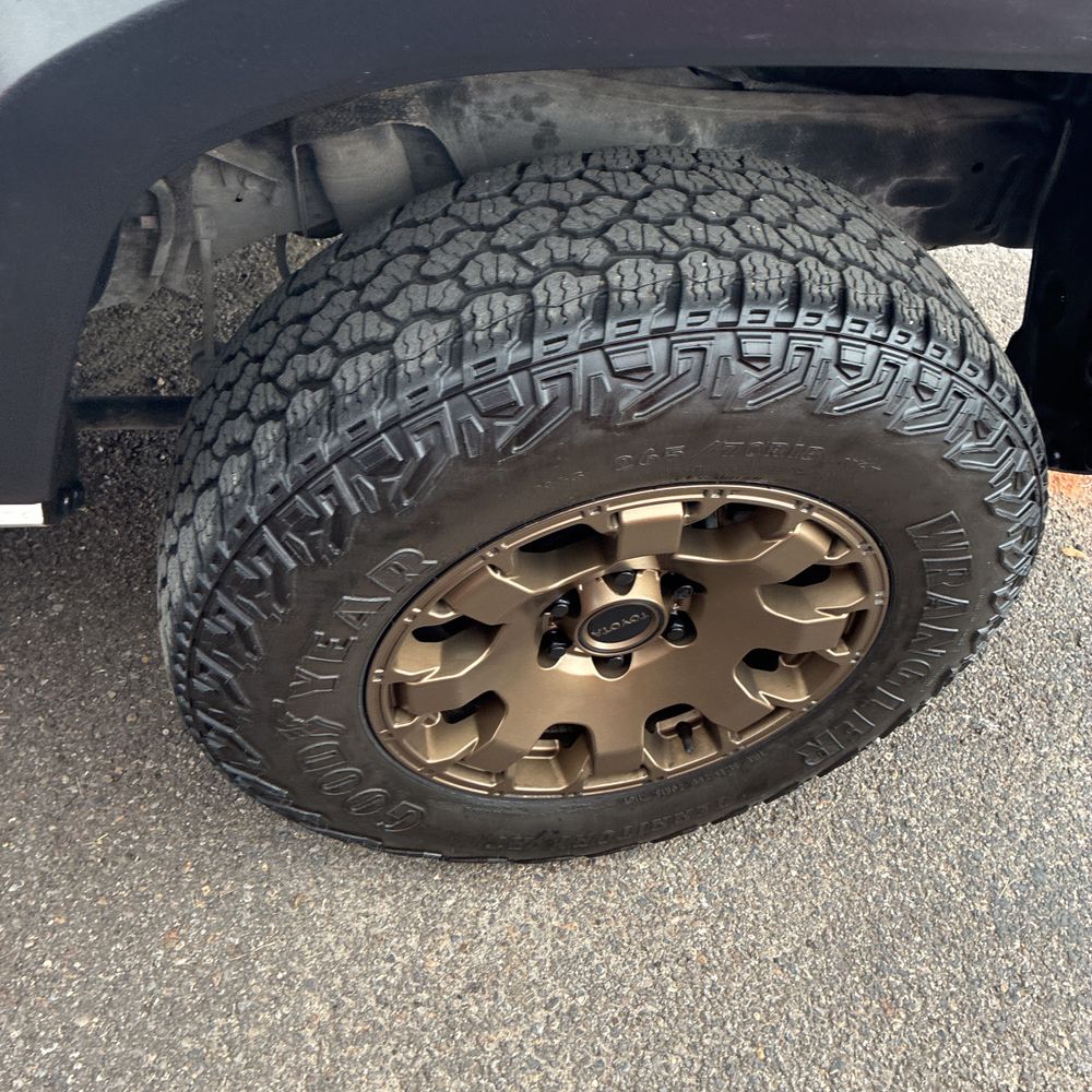 2025 Toyota Tacoma Trailhunter HV