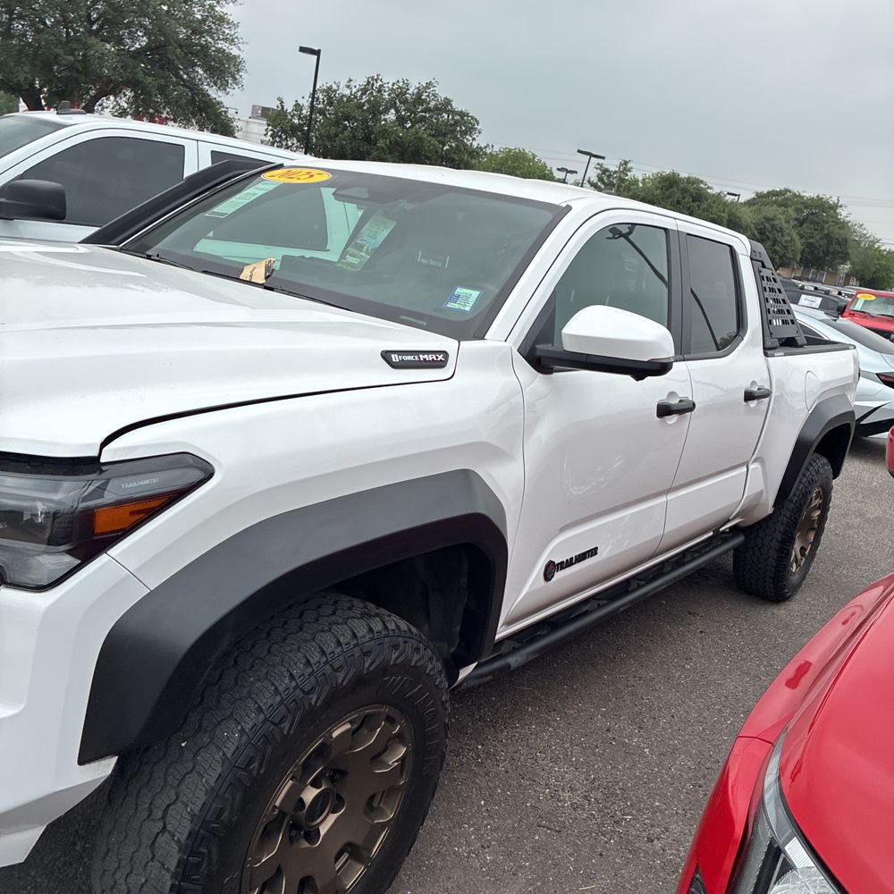2025 Toyota Tacoma Trailhunter HV