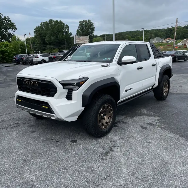 2024 Toyota Tacoma Trailhunter HV