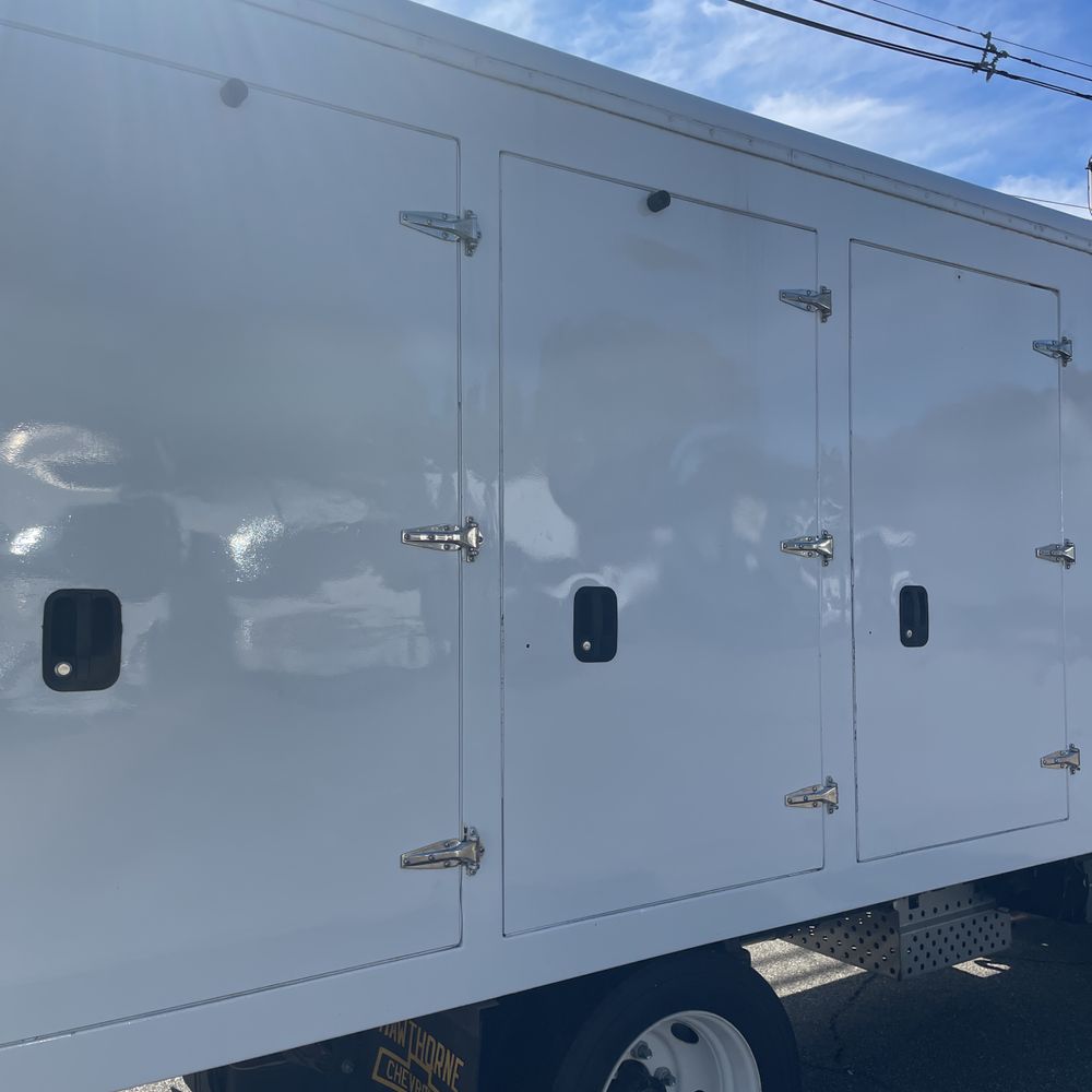 2022 Chevrolet Refrigerator box truck 4500