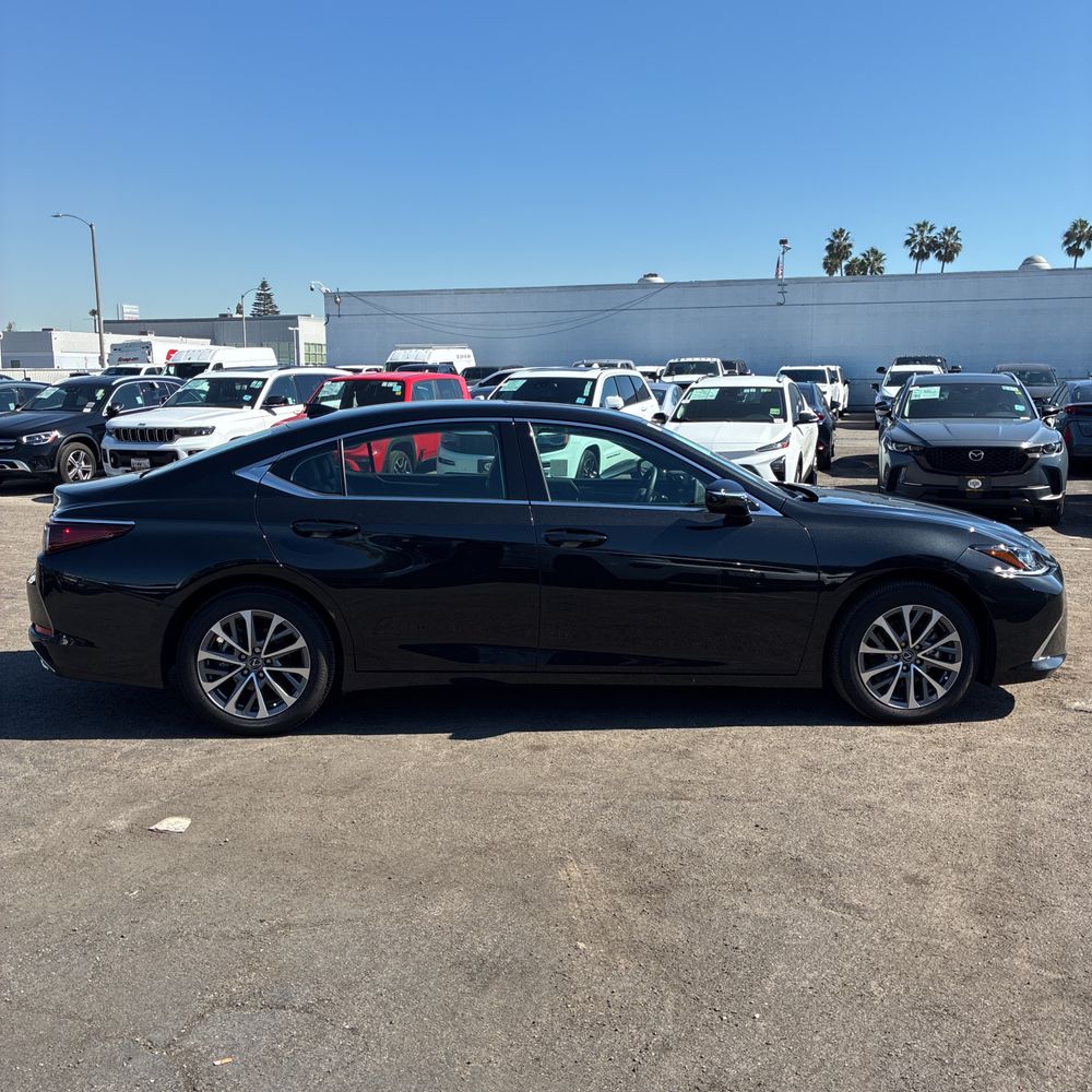 2025 Lexus ES 350 Base