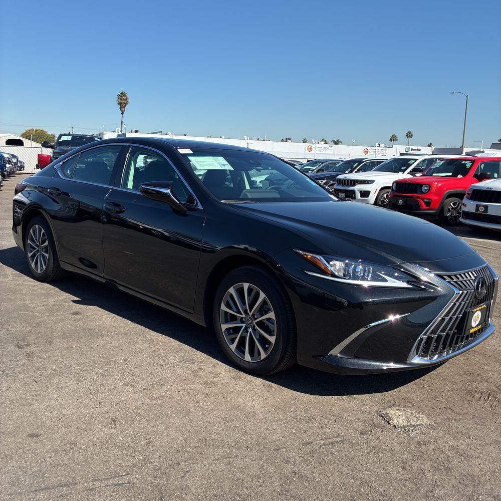 2025 Lexus ES 350 Base