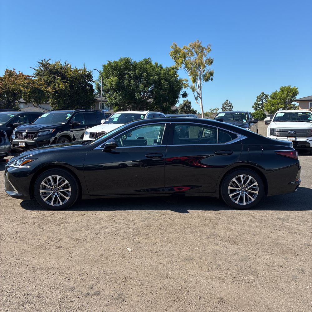 2025 Lexus ES 350 Base
