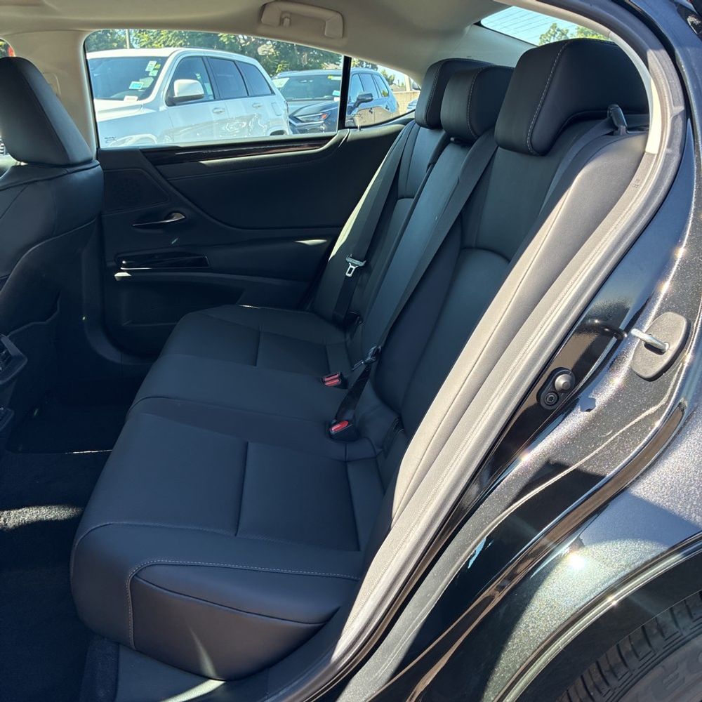 2025 Lexus ES 350 Base