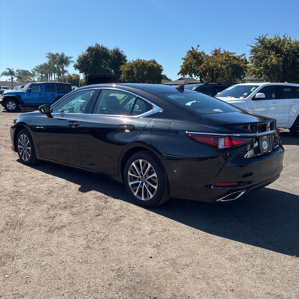 2025 Lexus ES 350 Base