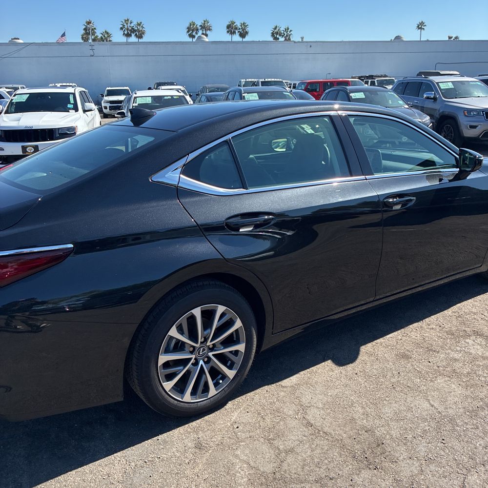 2025 Lexus ES 350 Base