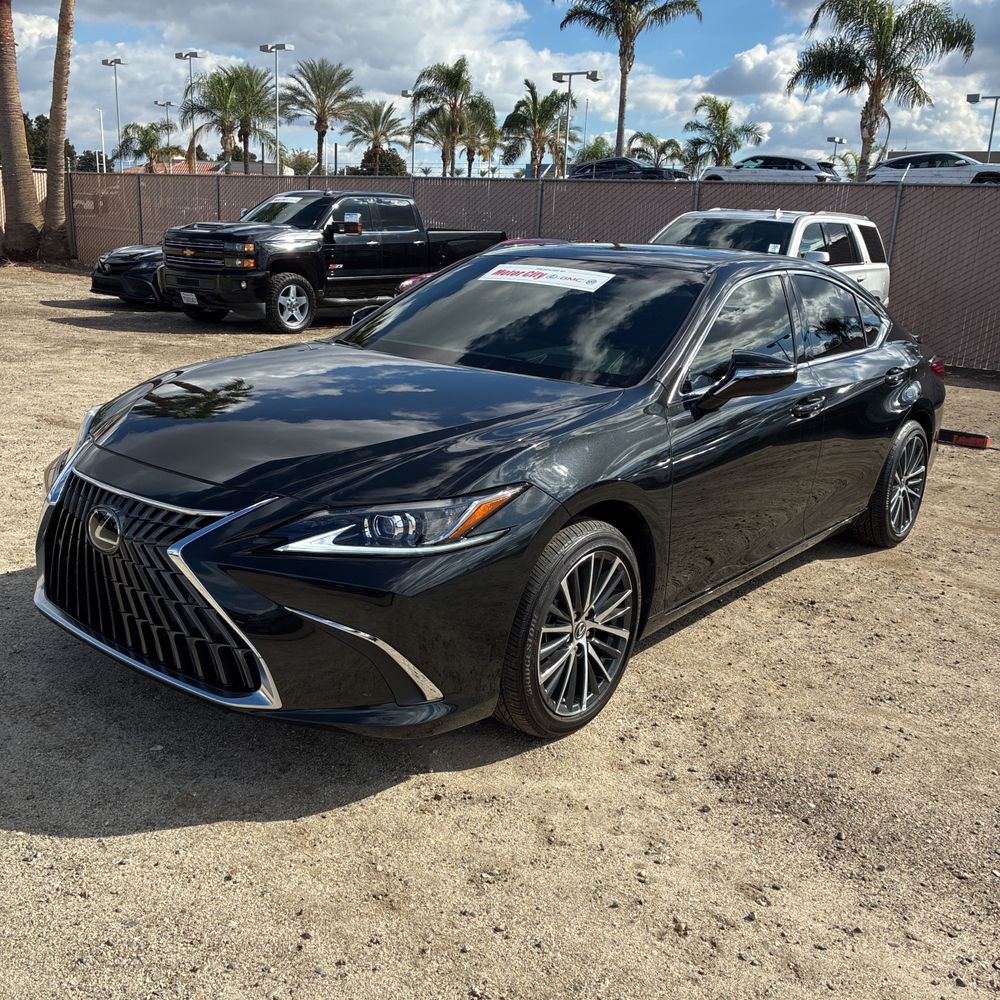 2024 Lexus ES 300h Base