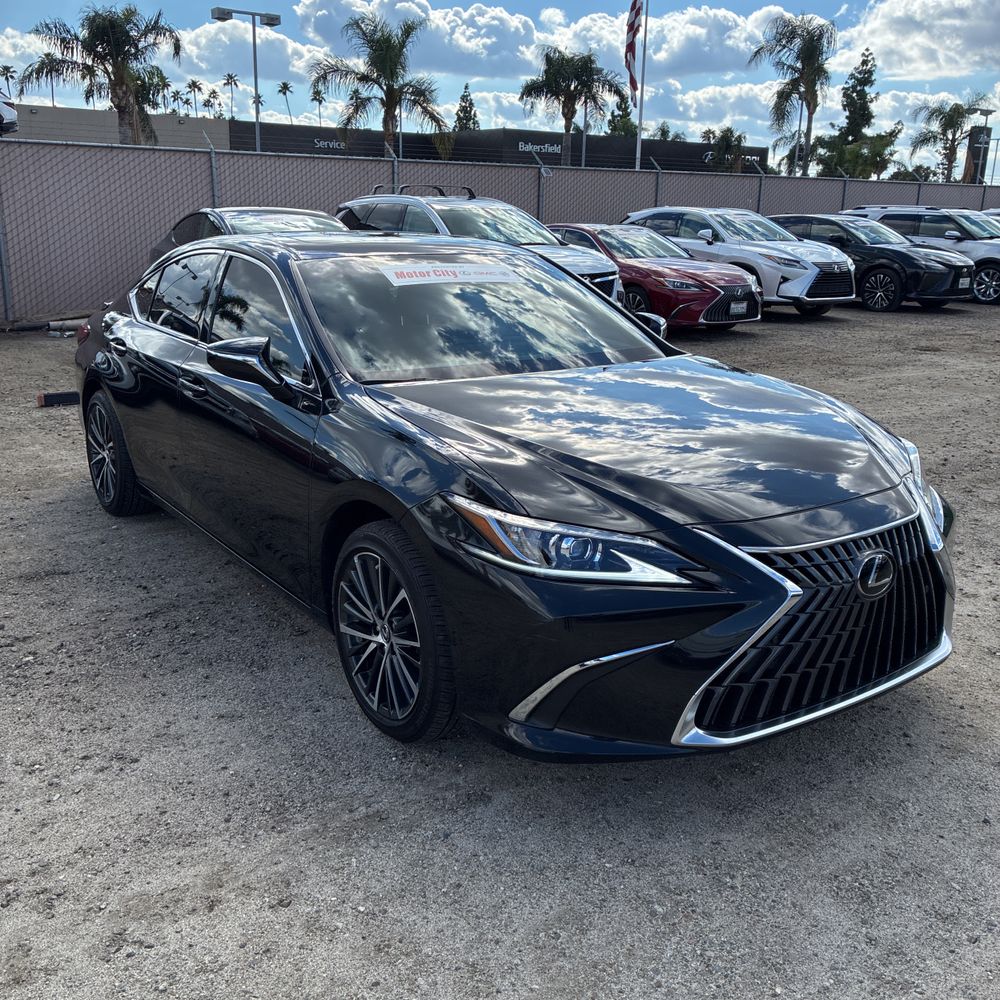 2024 Lexus ES 300h Base