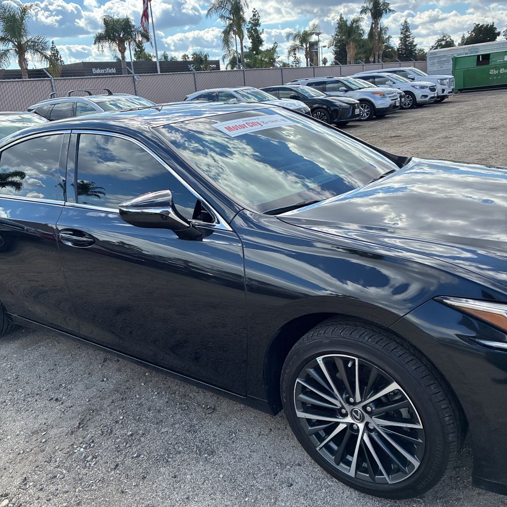 2024 Lexus ES 300h Base
