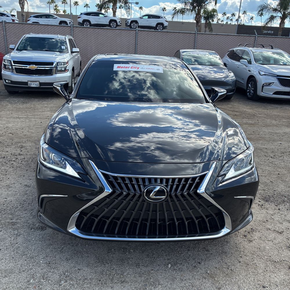 2024 Lexus ES 300h Base