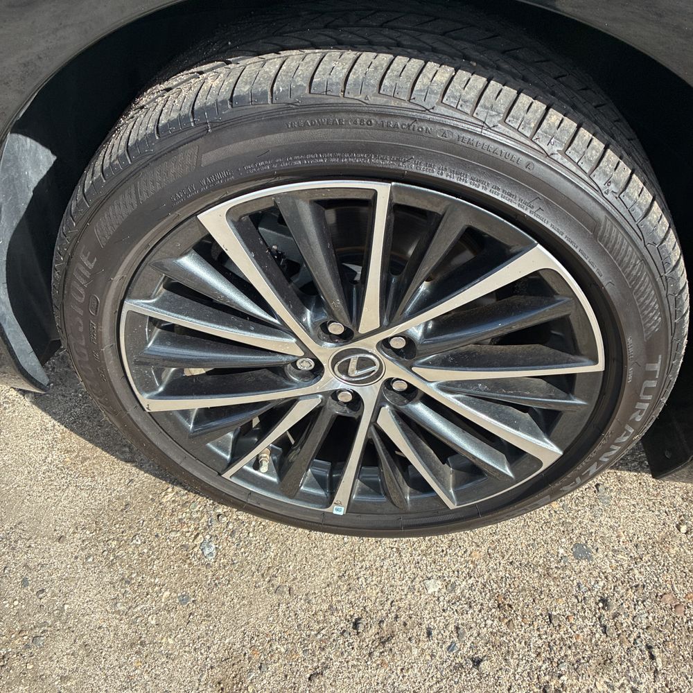 2024 Lexus ES 300h Base