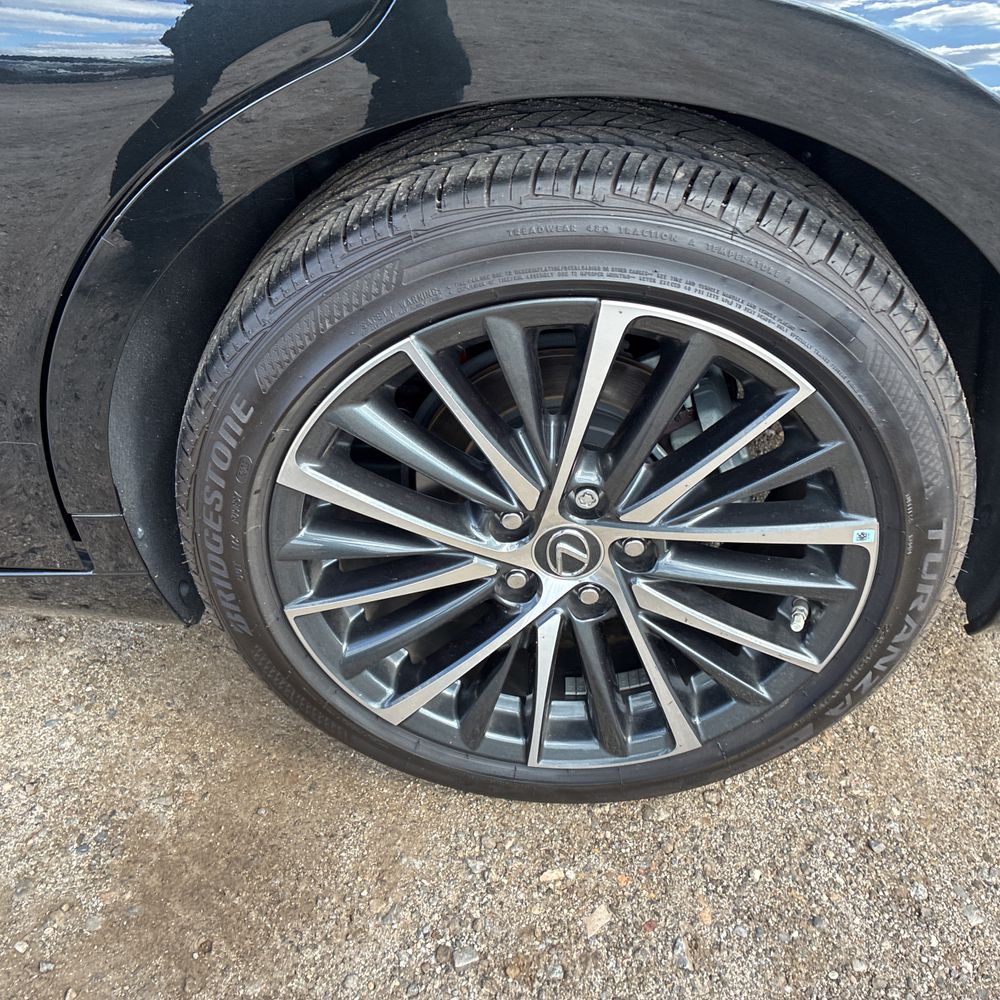 2024 Lexus ES 300h Base