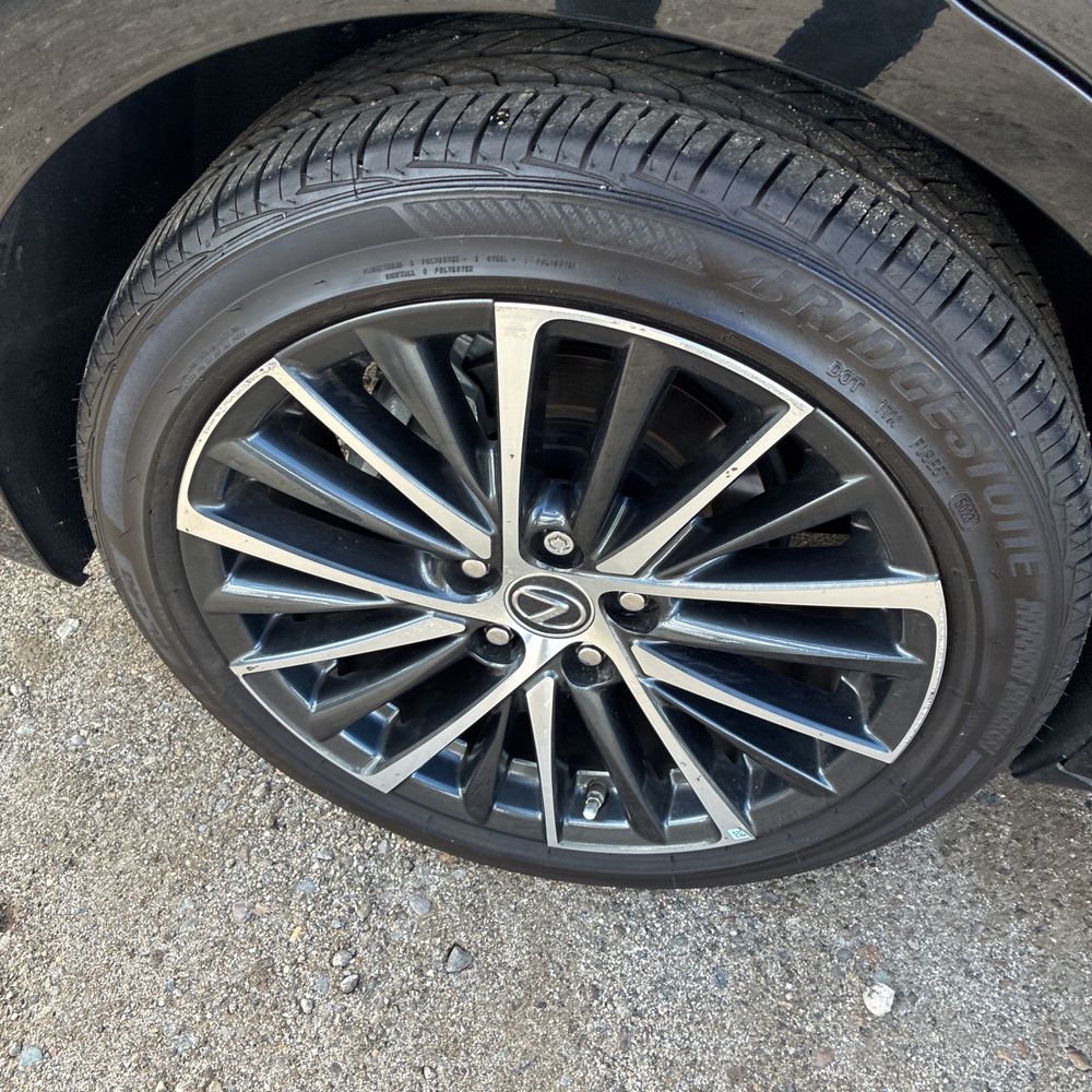 2024 Lexus ES 300h Base