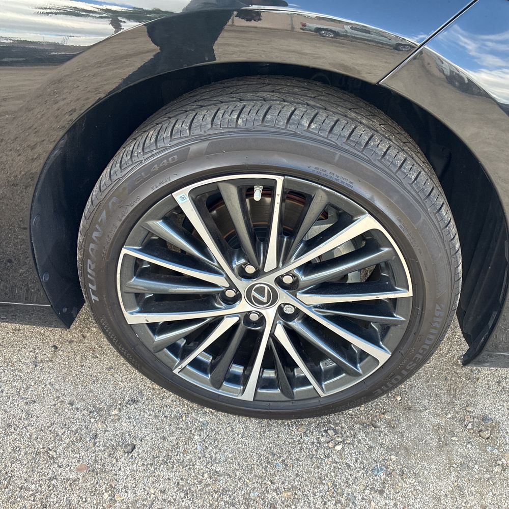 2024 Lexus ES 300h Base