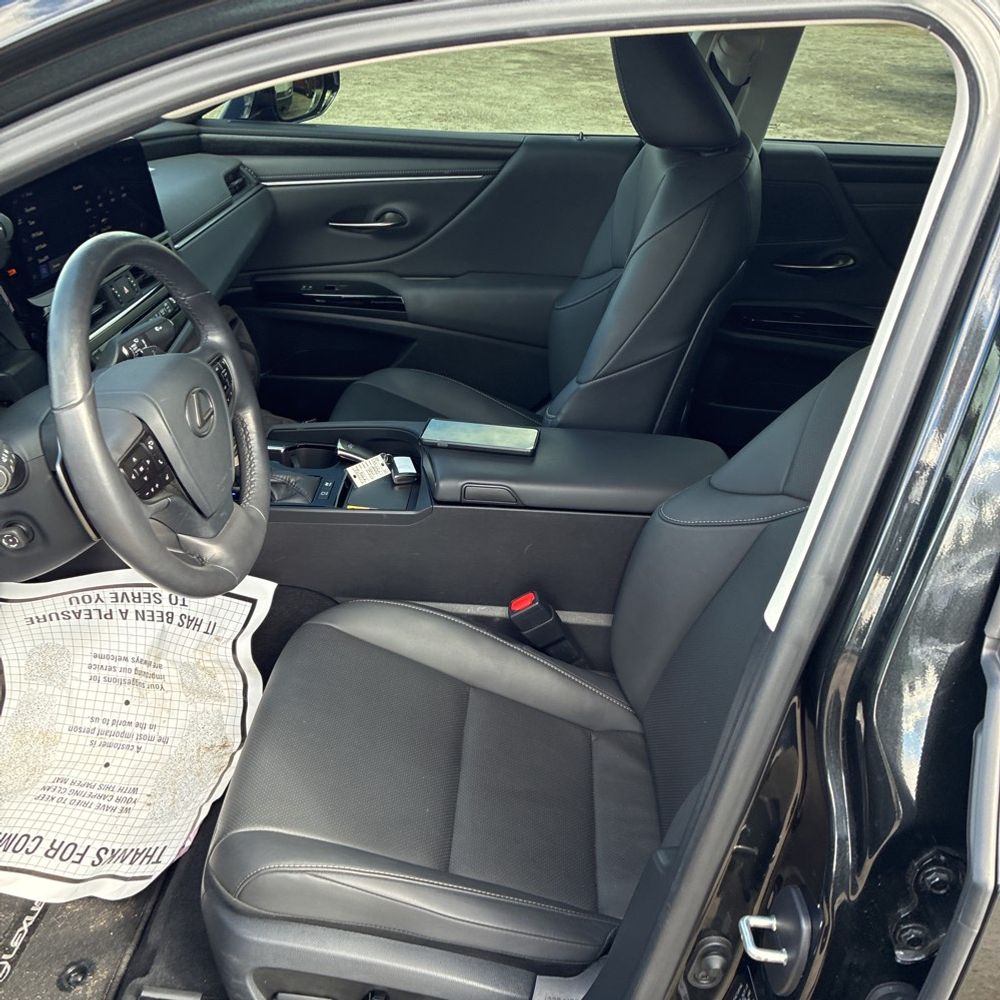 2024 Lexus ES 300h Base