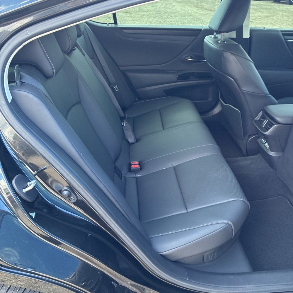 2024 Lexus ES 300h Base