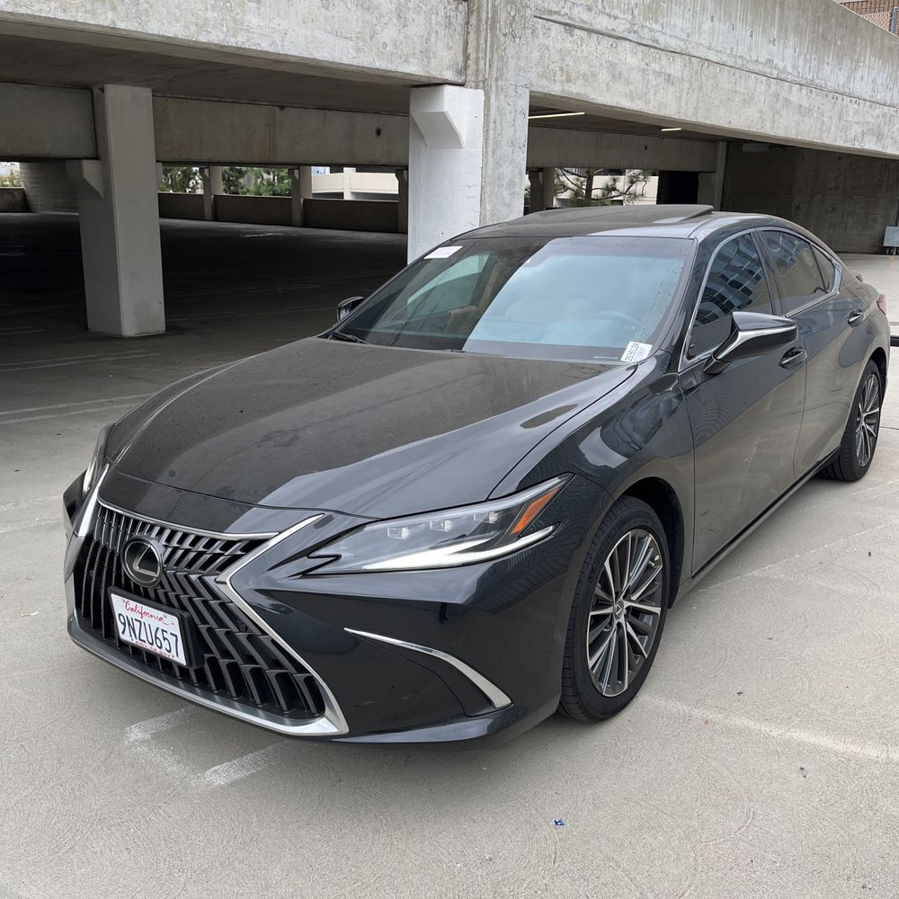 2025 Lexus ES 300h Base