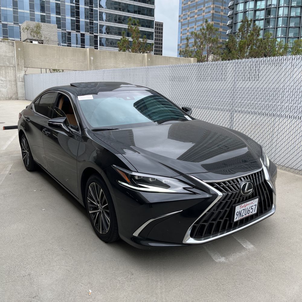 2025 Lexus ES 300h Base