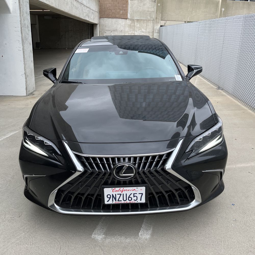 2025 Lexus ES 300h Base