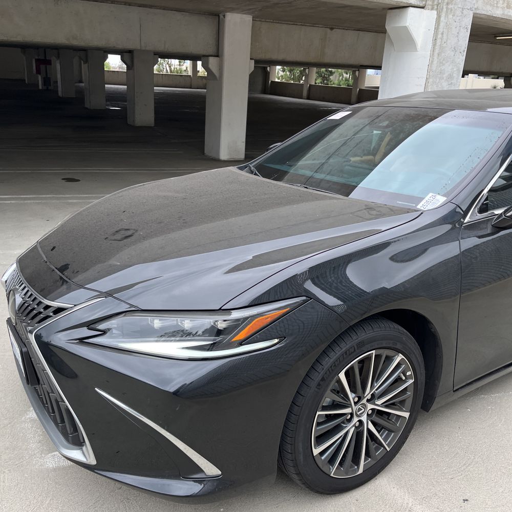 2025 Lexus ES 300h Base