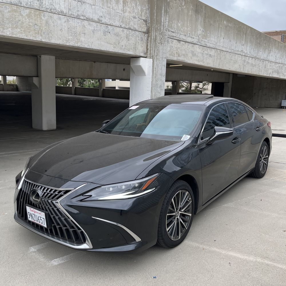 2025 Lexus ES 300h Base